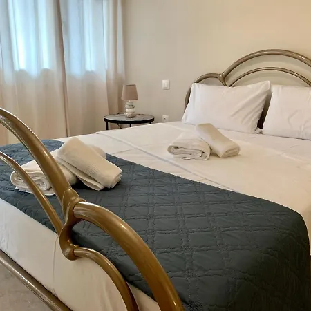 Touloumis' Apartments *